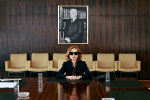Richest Woman In The World Image07 FE024595